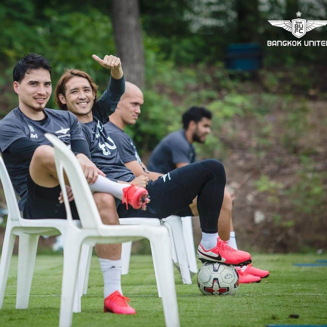 細貝萌さんのインスタグラム写真 - (細貝萌Instagram)「Smile.😄😄😄 #truebangkokunited#bufc#pocarisweat#nike#群馬県#バンコク」6月16日 22時55分 - hajime_hosogai_official