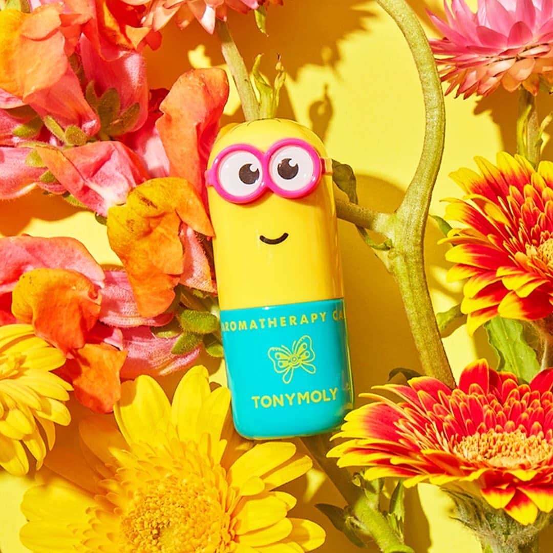 TONYMOLY USA Officialさんのインスタグラム写真 - (TONYMOLY USA OfficialInstagram)「Meet our @minions x TONYMOLY Aromatherapy Calming Stick! This adorable travel-friendly aromatherapy balm is formulated with Shea Butter and Eucalyptus Extract to calm and soothe the mind. Apply on pulse points and take a deep breath in to find your inner zen. 🥰💕 Free of Parabens & Sulfates, and Vegan. Available at ulta.com NOW! #ULTAbeauty #TONYMOLYnMe #xoxoTM #MinionsxTONYMOLY」6月16日 23時04分 - tonymoly.us_official