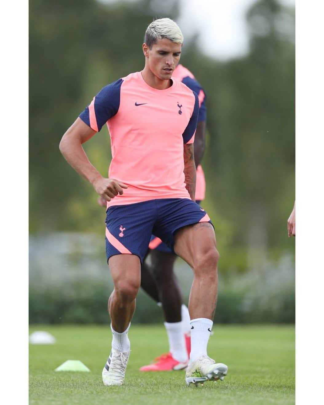 エリク・ラメラさんのインスタグラム写真 - (エリク・ラメラInstagram)「🏃‍♂️⚽️」6月16日 23時11分 - eriklamela