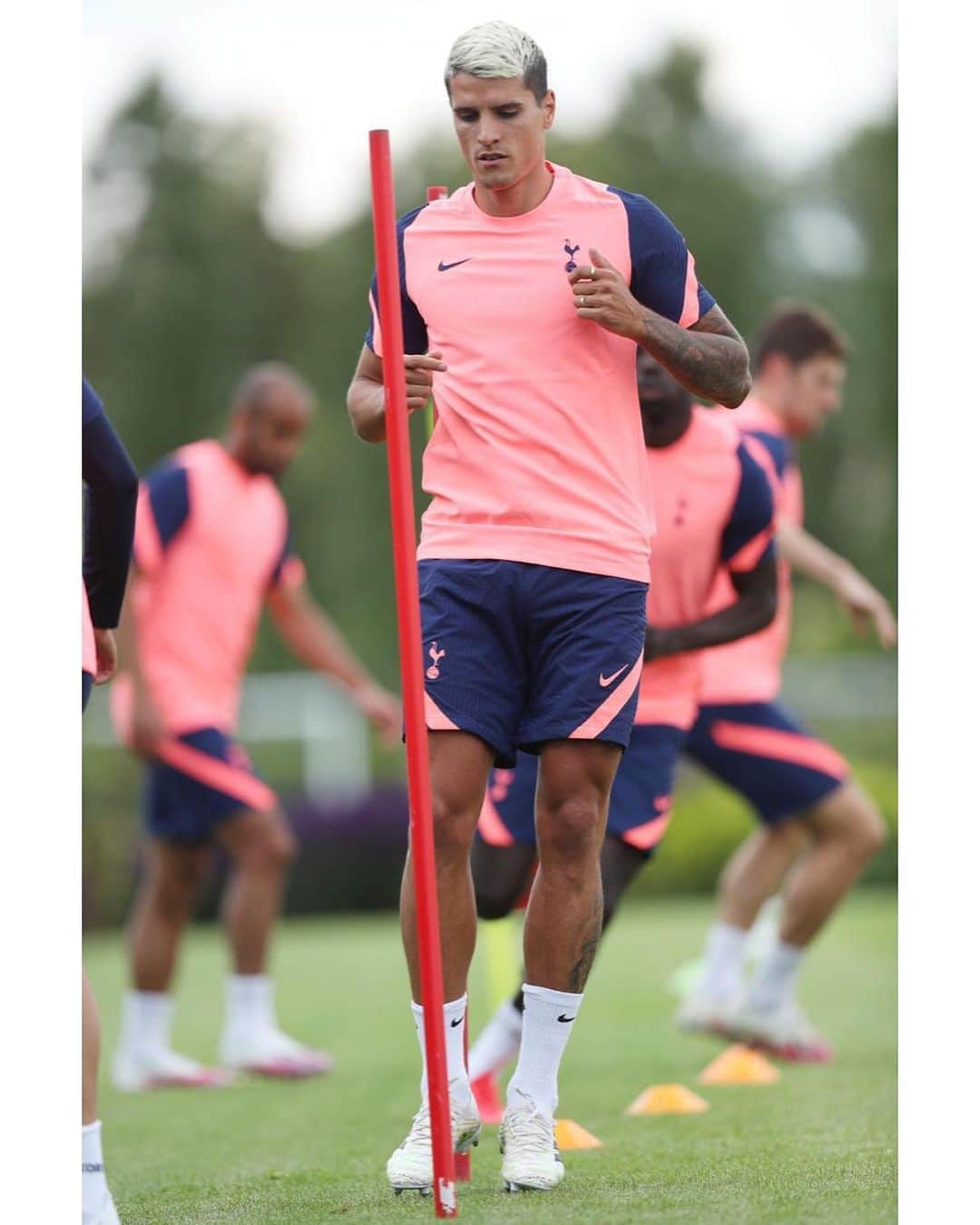 エリク・ラメラさんのインスタグラム写真 - (エリク・ラメラInstagram)「🏃‍♂️⚽️」6月16日 23時11分 - eriklamela