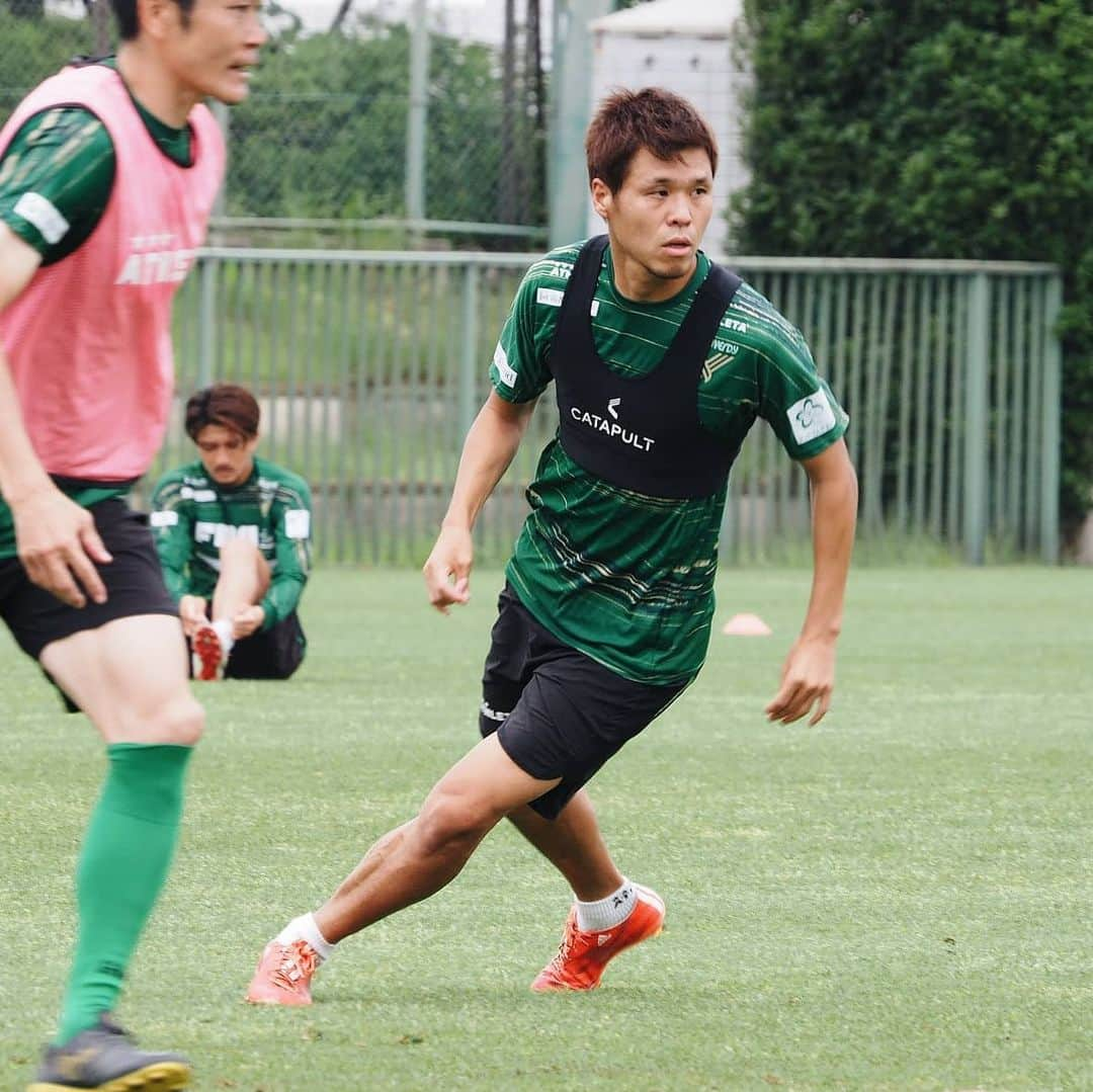 東京ヴェルディさんのインスタグラム写真 - (東京ヴェルディInstagram)「2020シーズンホーム開幕戦が、 . 🆚FC町田ゼルビア 📅6/27（土） 🕕18:00キックオフ  と決定！  リモートマッチ（無観客試合）となりますが、DAZN（@dazn_jpn ）で観戦してくれている皆さんに、楽しんでもらえる試合を届けたい👊  あと11日、わくわくする週末が帰ってきます！  #森田晃樹 #小池純輝 #佐藤優平  #松橋優安  #中野雅臣  #端戸仁  #藤田譲瑠チマ  #長谷川洸 #山本理仁 #マテウス #matheusvidotto  #井上潮音  #あと11日 #ホーム開幕戦 #Ｊリーグ #東京ヴェルディ #ヴェルディ  #tokyoverdy #verdy #東京 #tokyo」6月16日 23時12分 - tokyo_verdy