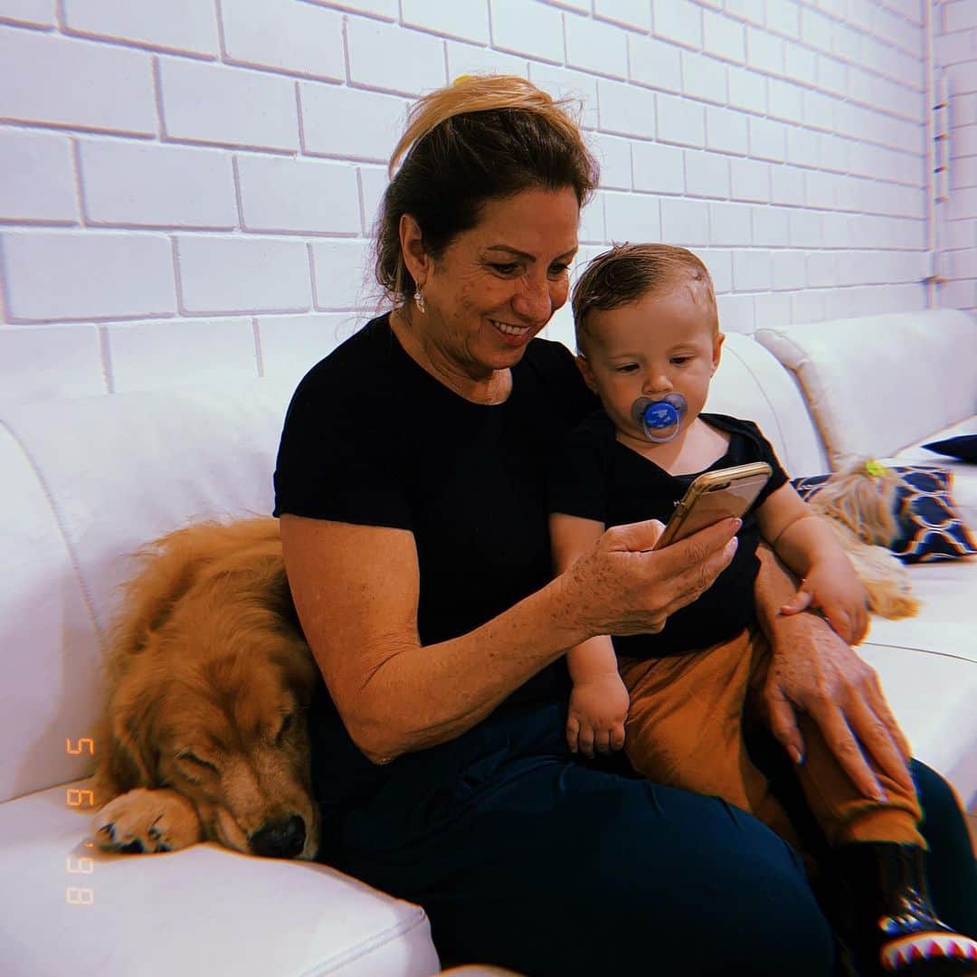 Bruna Unzuetaのインスタグラム：「3 amores 🤍」