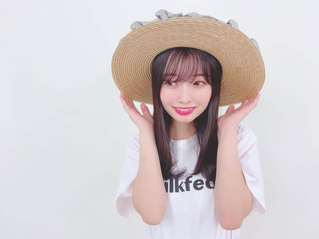 涼本理央那さんのインスタグラム写真 - (涼本理央那Instagram)「﻿ ﻿ ﻿ ﻿ ﻿ ﻿ 今日は夏らしいお洋服を着ました……💕﻿ ﻿ ﻿ swankissの全然使ってなかった麦わら帽子にMILKFED.のTシャツ、H&Mのスカート✨﻿ 自分的にはいつもより大人ファッションだぁ😆﻿ ﻿ #夏コーデ #大人コーデ #服 #ファッション #福岡 #swankiss #milkfed #hm #ladysfashion #cordinate #summerfashion #summer #fukuoka」6月16日 23時28分 - riona_suzumoto