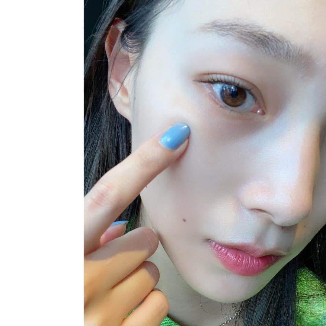 江田友莉亜のインスタグラム：「初睫毛パーマ‼︎ マスカラしないでこの状態、最高🦥🌼 眉毛も整えてもらって女子力上がった気分だ。」