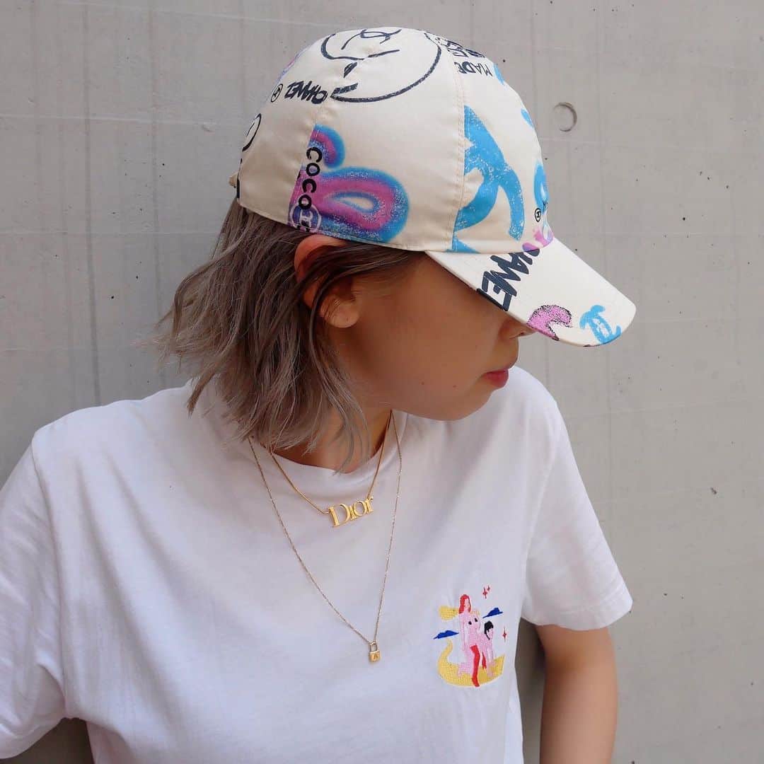 Vintage Brand Boutique AMOREさんのインスタグラム写真 - (Vintage Brand Boutique AMOREInstagram)「Vintage Chanel cotton cap.  Size M.  This item is  only available at the store but we accept orders by DM. Please DM us if you are interested in the item! ▶︎Free  Worldwide Shipping ✈️ ≫≫≫ DM for more information 📩 info@amorevintagetokyo.com #AMOREvintage #AMORETOKYO #tokyo #Omotesando #Aoyama #harajuku #vintage #vintageshop #ヴィンテージ #ヴィンテージショップ #アモーレ #アモーレトーキョー #表参道 #青山 #原宿#東京 #chanel #chanelvintage #vintagechanel #ヴィンテージ #シャネル #ヴィンテージシャネル #シャネルヴィンテージ #amorewardrobe #アモーレワードローブ」6月16日 15時56分 - amore_tokyo