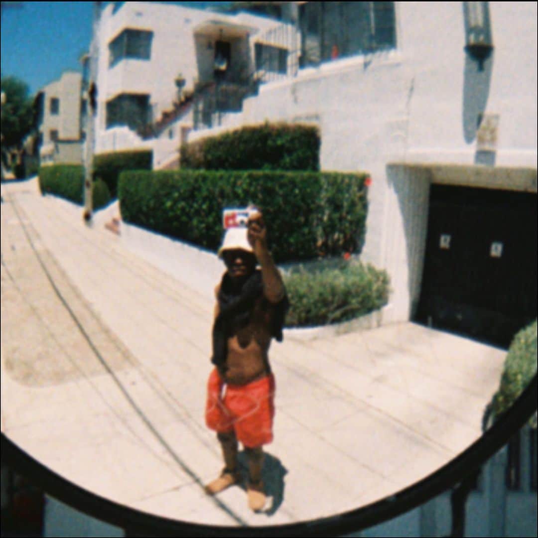 セオフィラス・ロンドンのインスタグラム：「Fear and loathing in Los Angeles. By LA Theo 🧱✨ - get your @brickadope camera today also comes with overnight film development + care + print/digital . Get 15%  code using “LATHEO1” link in bio.」