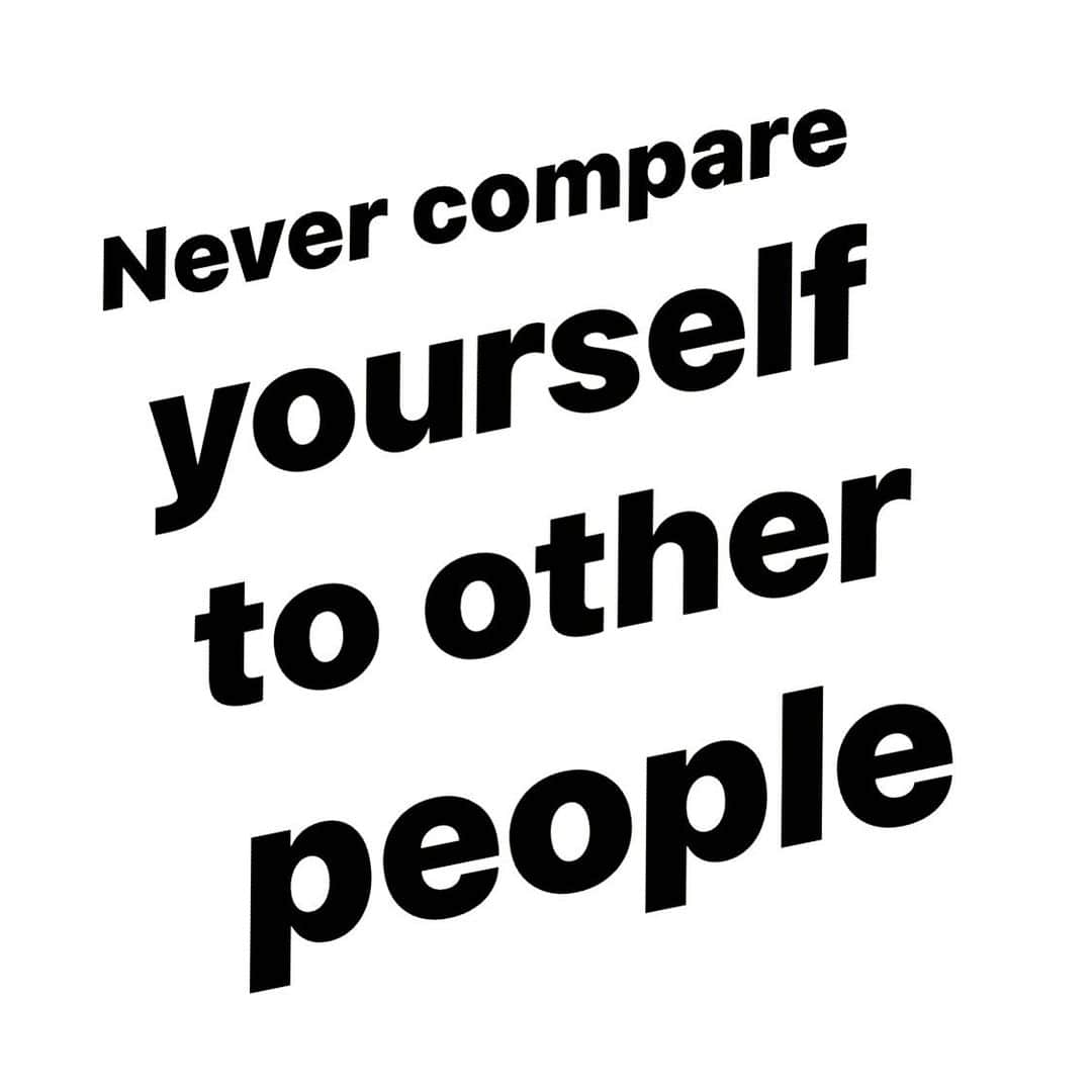 トレーシー・キスさんのインスタグラム写真 - (トレーシー・キスInstagram)「We are all individuals, perfectly unique and living life at our own pace. No two people in this world of eight billion are the same, so why compare yourself to others? The moon and the sun exist independently, shining brightly when it is their time, neither feeling inferior or in competition with the other. There will always be people who do more or less than you, drawing a comparison between this can only ever lead to greed or jealousy. Instead please recognise that the only person we should try to be better than is the person we were yesterday; we can do this through self-growth, self-development and self-understanding. Learn from your mistakes, make better choices, treat others better and be kinder to yourself. Recognise your worth, recognise your potential and then each day take positive steps forward to improve your life and your outlook. Personal progress happens when you stop looking outside of yourself for validation🙏🏼 #nevercompare #nocompetition #selfworth #knowyourself #progressnotperfection」6月16日 16時52分 - tracykissdotcom