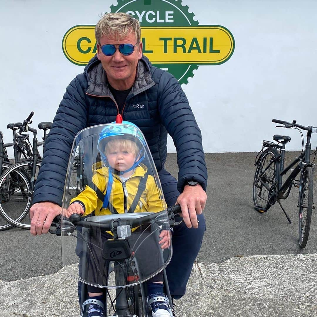 ゴードン・ラムゼイさんのインスタグラム写真 - (ゴードン・ラムゼイInstagram)「First ever bike ride....」6月16日 16時50分 - gordongram