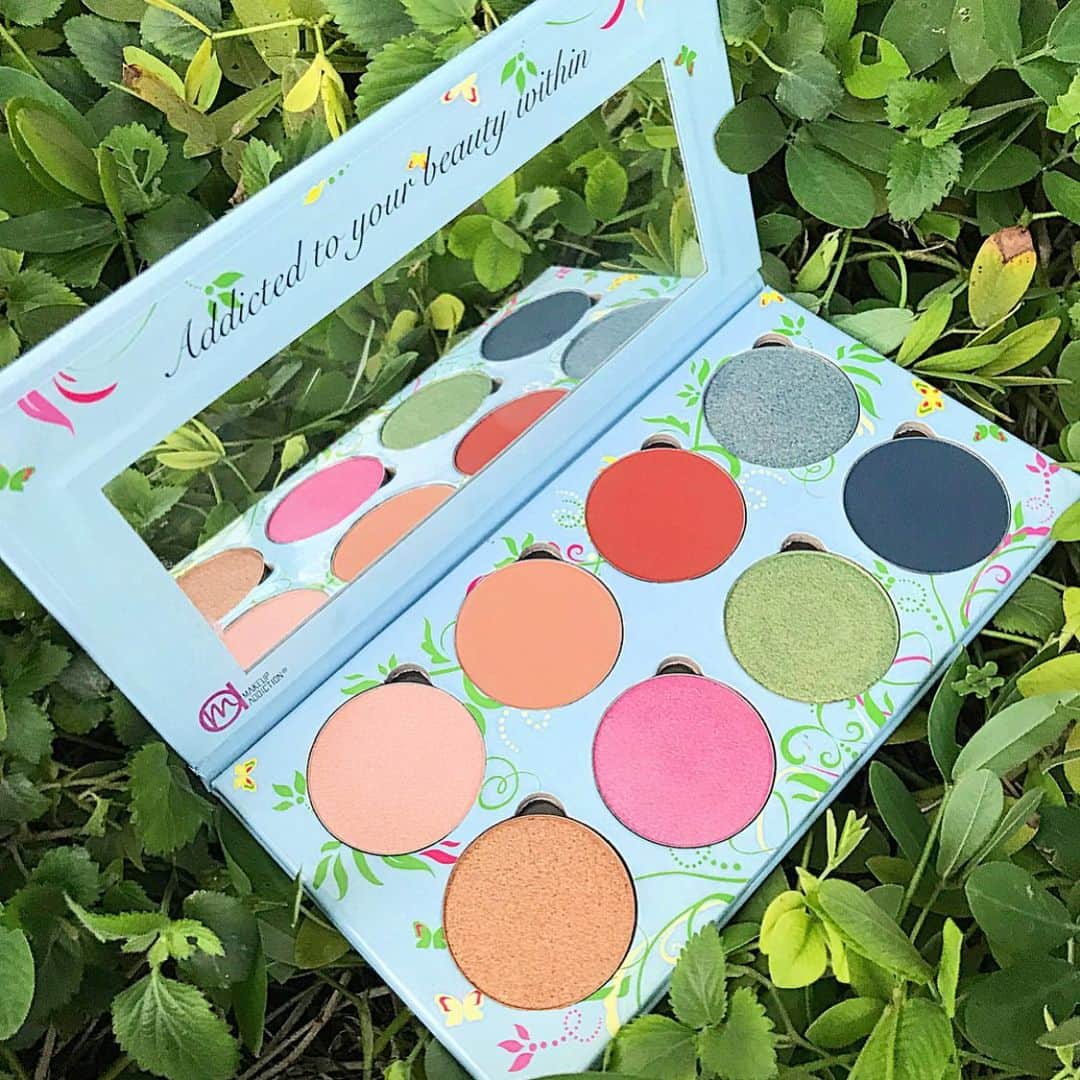 Makeup Addiction Cosmeticsさんのインスタグラム写真 - (Makeup Addiction CosmeticsInstagram)「The Meadow palette is such a beauty! Shot by @universodamaquiagem_oficial 🔍🔍 Grab it now for 40% OFF with code: FLASH! Hurry ends soon 😱😱😱 #makeupaddictioncosmetics #makeupaddiction」6月16日 17時10分 - makeupaddictioncosmetics