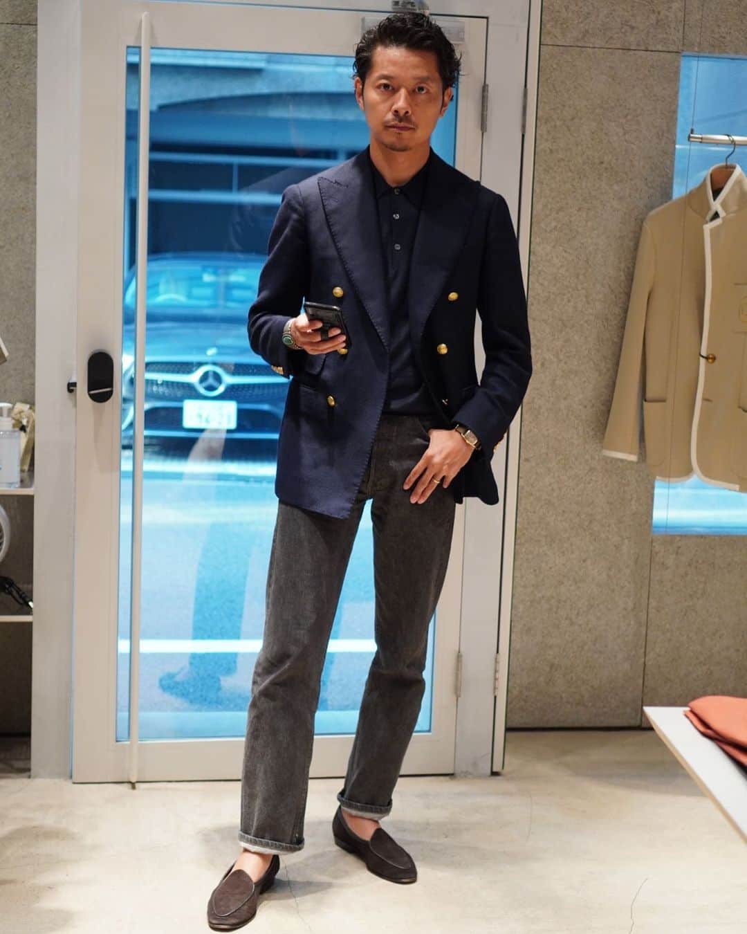 高田朋佳のインスタグラム：「Blazer style... ———————————————————————— #popupstore #東京 #reservationsonly  #takadachannel #youtuber #onlyone #newcolonialstyle #jetset #singapore #luxuryresort #colonyclothing #singaporelife #singaporestyle  #lifestyle #fashion #mensfashions #dapper #igfashion #sprezzatura」