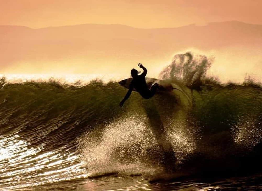 ジョーディ・スミスさんのインスタグラム写真 - (ジョーディ・スミスInstagram)「Morning light #jbay by 📷 @robbie_irlam」6月16日 17時15分 - jordysmith88