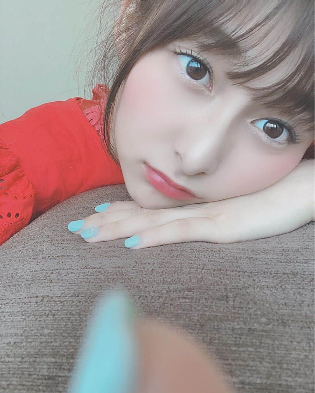 牧内莉亜のインスタグラム：「♡ 本日もオンライン授業でした💫 課題たくさん〜〜😢 疲れた〜〜〜！！！！笑  #オンライン授業  #休憩中  #大学生」