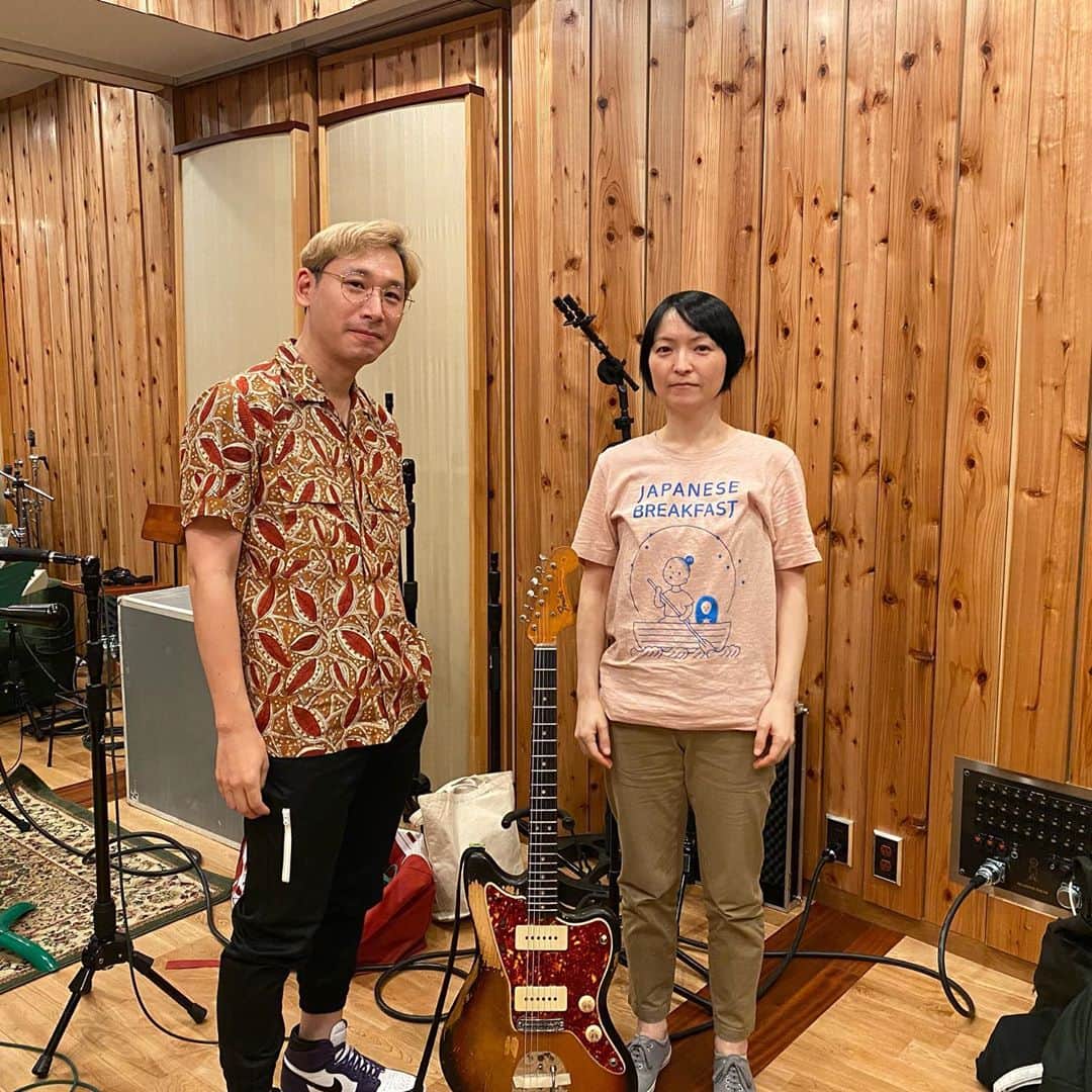 ミトさんのインスタグラム写真 - (ミトInstagram)「・ ・ 75年組、もう出逢って22年です。 ・ #田渕ひさ子 #ナンバーガール #numbergirl #ミト #ミトムボン #クラムボン #clammbon #レコーディング #recording #nksoundtokyo #1975年生まれ」6月16日 17時21分 - micromicrophone