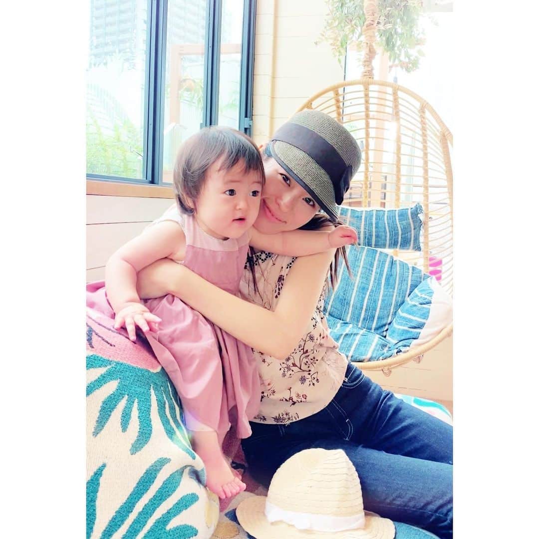 岡本静香さんのインスタグラム写真 - (岡本静香Instagram)「「母は、りんくこーでを意識しているそうです。"でもさりげないのがいいの、全く同じじゃなくて"と言ってるけど、そのちがいはよくわかりません。」まんまる日誌」6月16日 17時24分 - shizucat