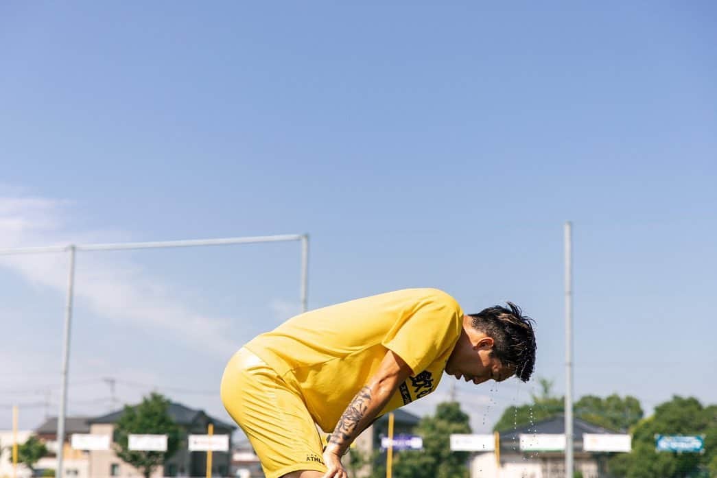 小林祐希さんのインスタグラム写真 - (小林祐希Instagram)「キャンプ6日目。 2部練が続いて疲労は最高潮に達している。 ボールを使った有酸素トレーニング12分を2セットやりました。 気温も30度ぐらいあったので結構キツかった。 #佐賀キャンプ」6月16日 17時32分 - 4yuki.kobayashi