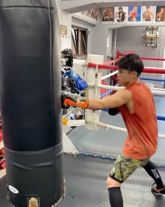 京口紘人のインスタグラム：「. . . わんつー！ . . #京口紘人 #hirotokyoguchi #boxing」