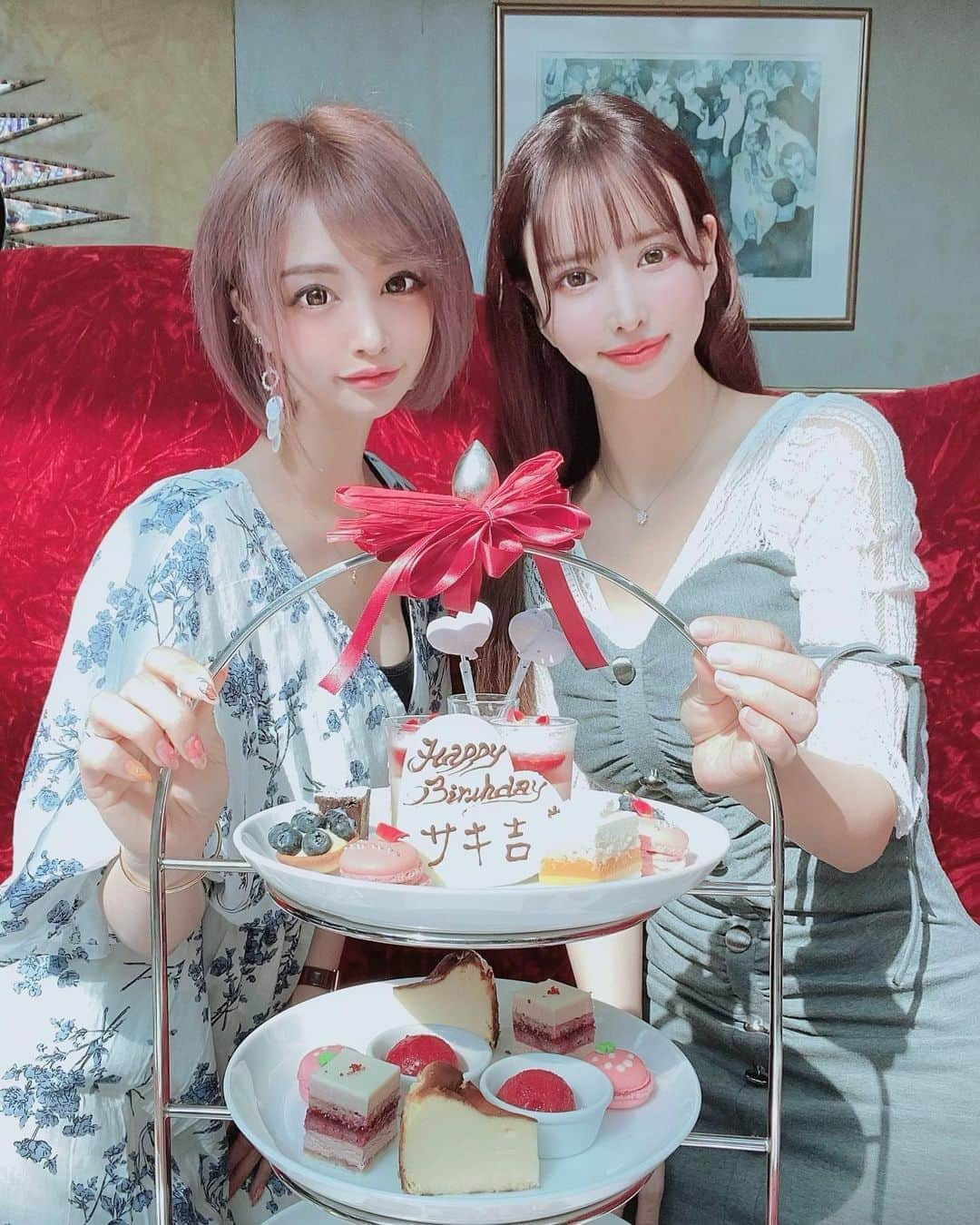 サキ吉さんのインスタグラム写真 - (サキ吉Instagram)「この前またまたお誕生日を祝ってもらっちゃいました🤭💞 ． らんありがとー🥺❤️ とってもセンスのあるお店で✨ らんはコロナ自粛の時もずっとお誕生日のこと気にしててくれたの🥺 優しい😭😭😭💞 沢山お話して楽しかった❤️ 日差しは眩しかったね🤣笑 ． 自粛明けでお誕生日のお祝いが続いて幸せな日々です🥰 ．  #お誕生日 #4月11日生まれ  #いつもありがとう #感謝の気持ち  #アフタヌーンティー #白金台 #ステラート  #stellato  #afternoontea  #birthday  #tokyo #japan  #likeforlikes  #like4likes  #instagood  #instafood」6月16日 17時39分 - sakikichi1201