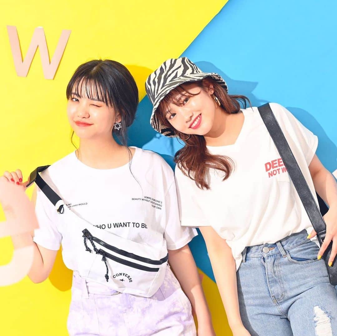 Popteenさんのインスタグラム写真 - (PopteenInstagram)「7月1日発売Popteen8月号ではロゴTの活用法を紹介してるよ👚💖オールジャンルのテイストに合わせたロゴTの着まわし方法も公開😘 #popteen#8月号#7月1日発売#ロゴT#あいりる#ゆあてぃー#jk#popモデル#夏服#トレンド#2020#tシャツコーデ#オフショット#古田愛理#筒井結愛」6月16日 18時19分 - popteen_official