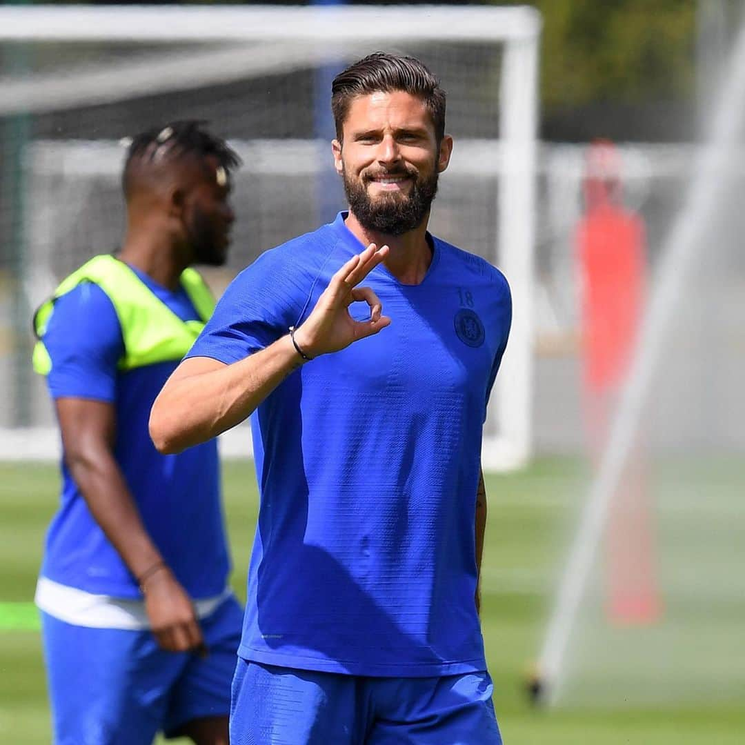 チェルシーFCさんのインスタグラム写真 - (チェルシーFCInstagram)「How was training today, lads? 👌👍 #Giroud @marcosalonso28 #CFC #Chelsea」6月16日 23時45分 - chelseafc