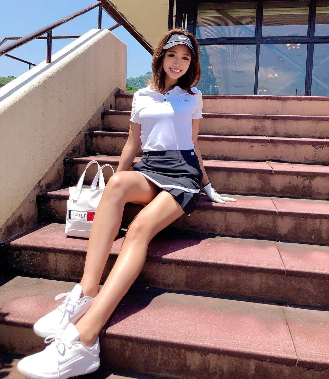 のインスタグラム：「༄ 梅雨の晴れ間に…🤭☔🌞 今日は竹中カントリークラブで ラウンド⛳️回りました💜💙 梅雨の晴れ間どころか真夏！！！ 暑すぎたけど今日も楽しいゴルフでした🏌️🏽‍♀️ ． ． 今日も上下共に新しいWEAR👗💞 ゴルフ行くたびに新しいの欲しくなる🥺 ． ． photo by 🐥🌷」