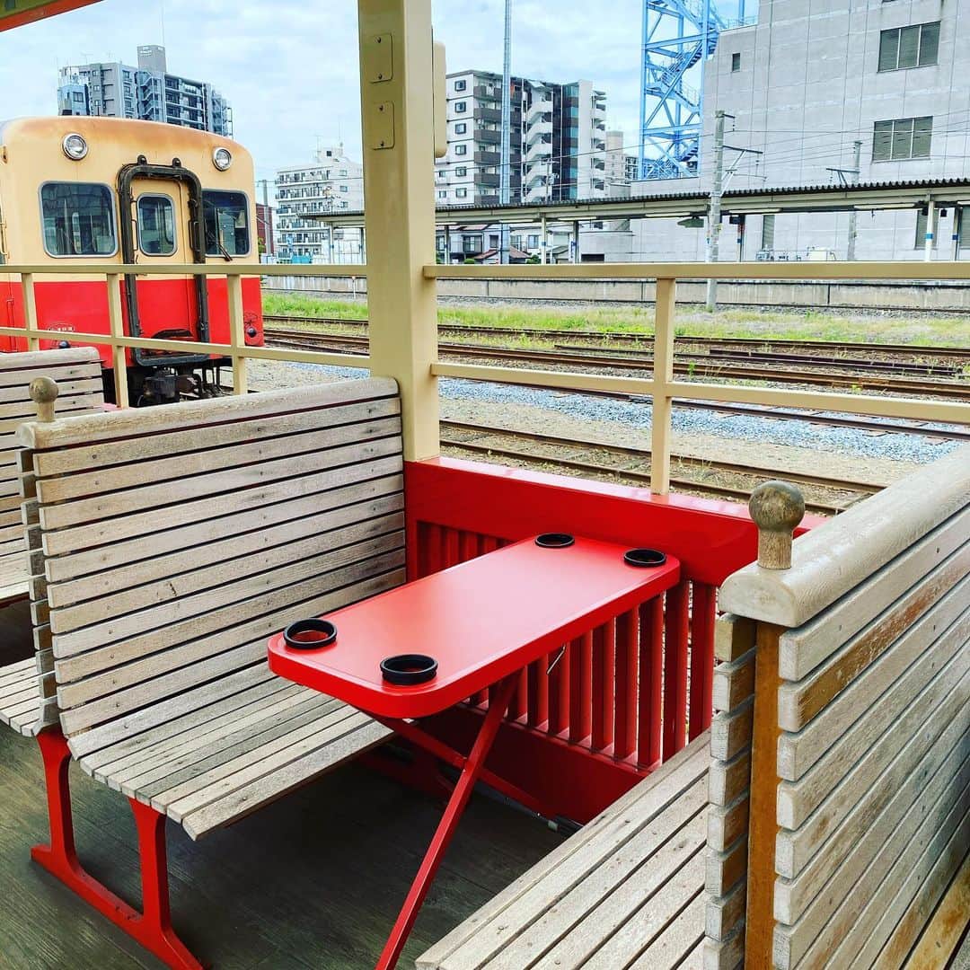 林千晶さんのインスタグラム写真 - (林千晶Instagram)「五井駅から出ている小湊鉄道。 古い昭和の電車を買って、走らせているとのこと。次回は南に行ってみたいな〜。」6月16日 18時43分 - chiaki_0808