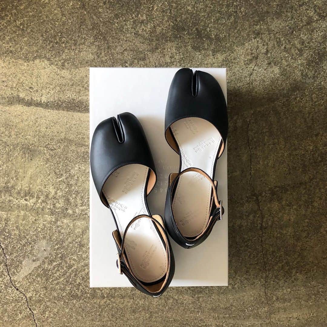 北岡りえのインスタグラム：「♥ #maisonmargiela  #足袋パンプス」