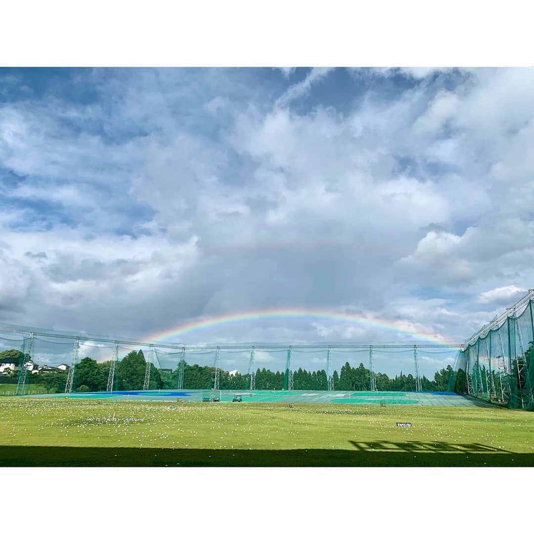 山内日菜子のインスタグラム：「. 何日か前の。「📷」 うっすらだけど、虹が二重になってた🌈 とても綺麗でした〜 #rainbow #🌈」