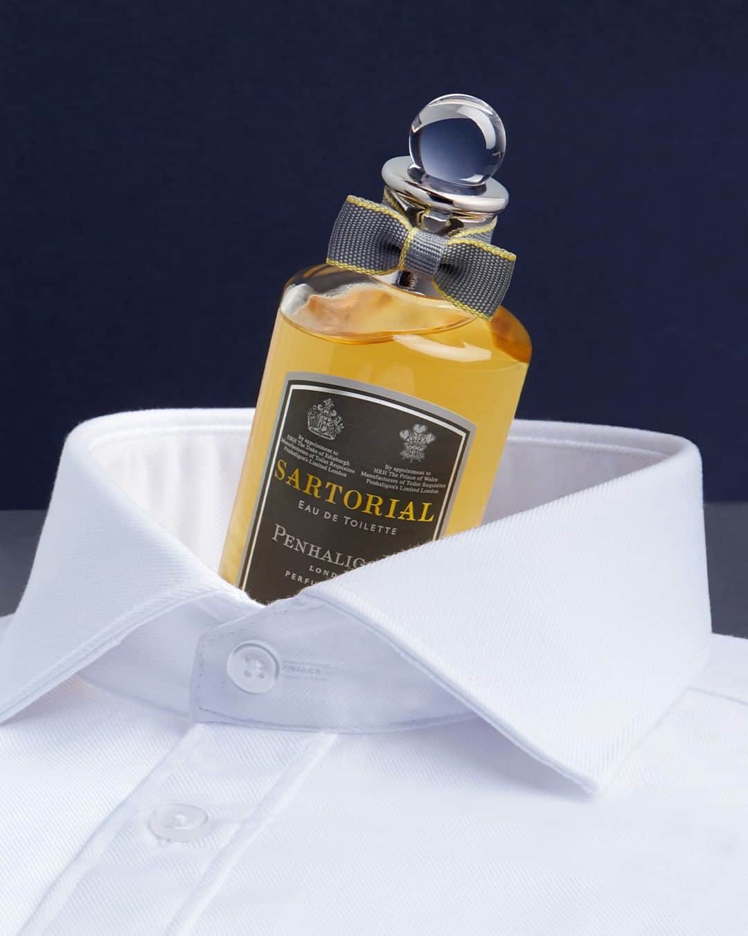 ペンハリガンさんのインスタグラム写真 - (ペンハリガンInstagram)「Step into the workroom of Norton & Sons, bespoke tailors of Savile Row, and breathe in. Steam, beeswax, leather and lavender. Vanilla-sweet notes of tonka bean. A dapper scent for dapper gents. #GentlemanlyBehaviour #Sartorial #SavileRow #Fougere #Beeswax #Leather #Lavender #TonkaBean」6月16日 19時34分 - penhaligons