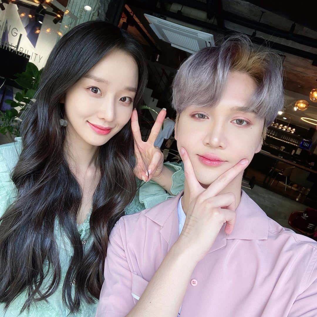 ムン・イェウォンのインスタグラム：「🧚Be Me On Air🧚 After all that years, I just do not know what English is 😭 But still it was soooo much fun !!! Thanks for having me @edweird0 🥰」