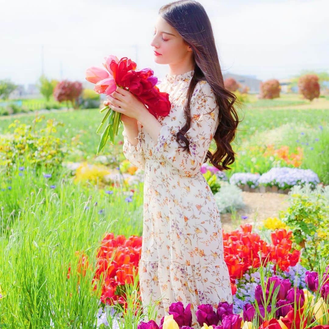 大濠ハンナのインスタグラム：「チューリップ🌷✨🎵 お花だいすき✨💐 #チューリップ #お花 #自然 #癒し」
