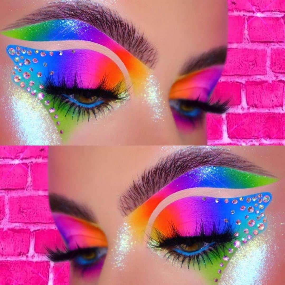 Makeup Addiction Cosmeticsさんのインスタグラム写真 - (Makeup Addiction CosmeticsInstagram)「WoW! Shook! Our GOSSAMER glitter used as a highlighter by @raphaelamua 😱 Get it now for 40% Off! Code: FLASH! Ends soon 😱😱😱 🌏 we ship worldwide 🌏 #makeupaddictioncosmetics」6月16日 20時48分 - makeupaddictioncosmetics
