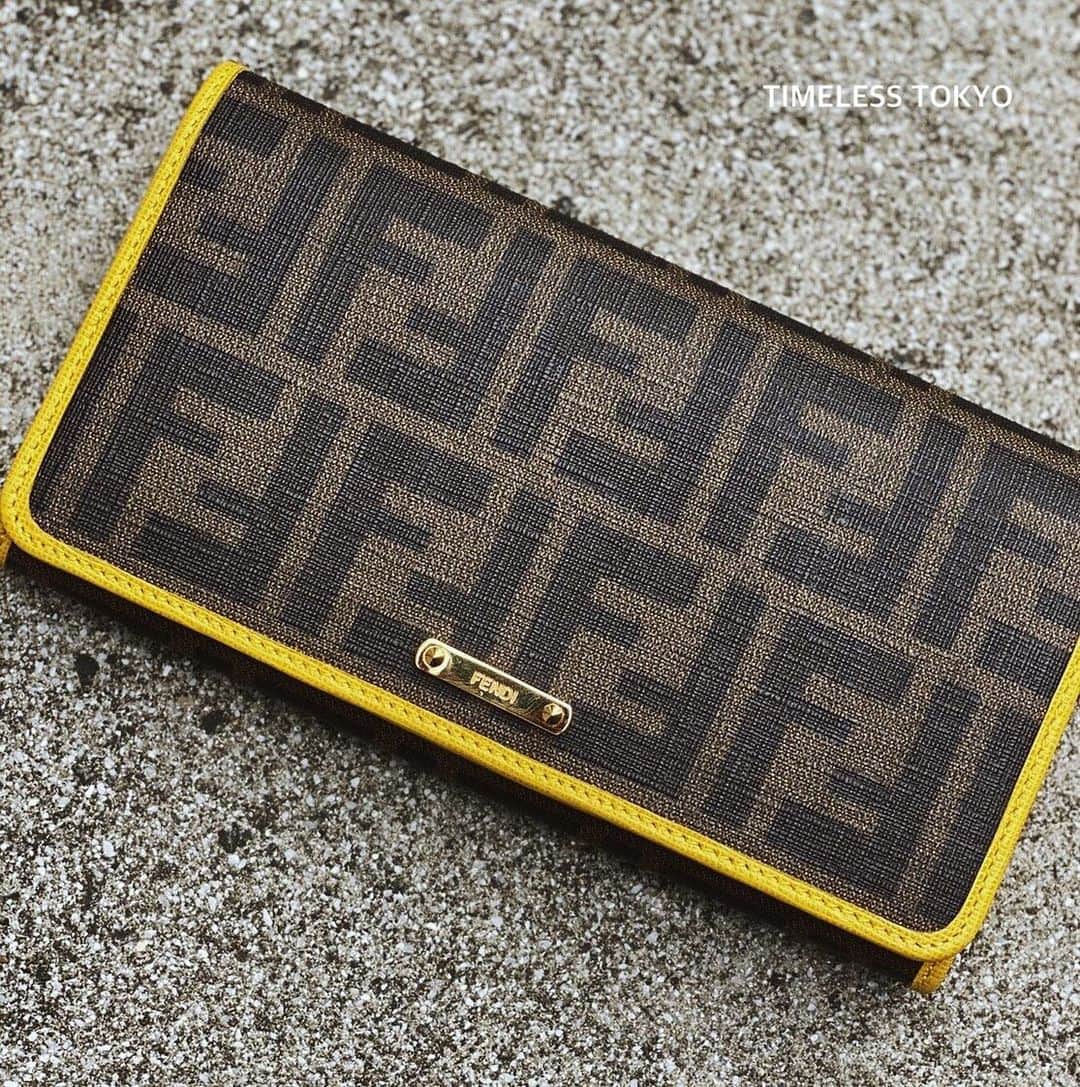 Paula’sのインスタグラム：「【FENDI】 ズッカ柄 PVC 二つ折り 長財布  フェンディといえば、印象に強くのこっていますのがFを組み合わせたモチーフが並ぶ「ズッカ柄」 今回はそんなズッカ柄の財布を紹介します。  詳細はWEB SHOPにて 【 GE54580】 .  #timelesstokyo#timeless#tokyo#vintage#vintageshop#chanel#selectshop#CELINE#HERMES#GUCCI#DIOR#FENDI#CHANEL#シャネル#マトラッセ#tiffany#tiffanyandco#ティファニー#フェンディ#ヴィンテージ#バッグ#ヴィンテージバッグ」