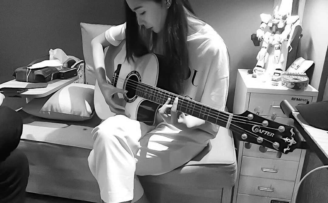 イユエリンのインスタグラム：「나 진지해 지금」