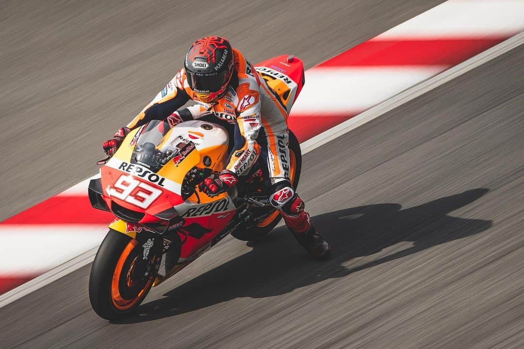レプソル・ホンダのインスタグラム：「Style check 📑 ⠀⠀⠀⠀⠀⠀⠀⠀⠀ #MotoGP #MM93 #MarcMarquez #AM73 #AlexMarquez #Racing #Repsol #Honda #Racing #RepsolHonda #HRC #RC213V #ThePowerOfDreams #Racing #Motorcycle #Team #OneHeart」