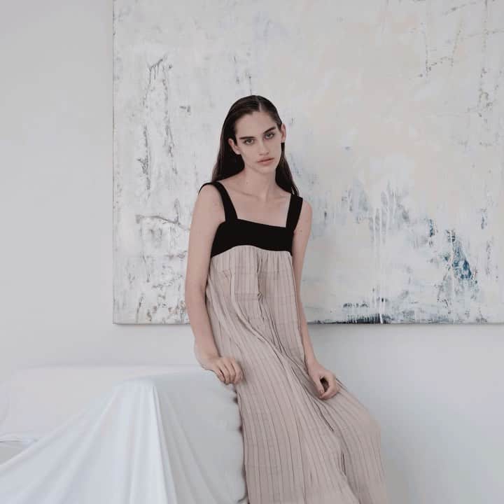 エリオポールのインスタグラム：「. DRESS [TELA] 45,000yen+tax . . . #HELIOPOLE30eme #HELIOPOLE #heliopole #エリオポール #2020ss #springsummer #selectshop #fashion #style」