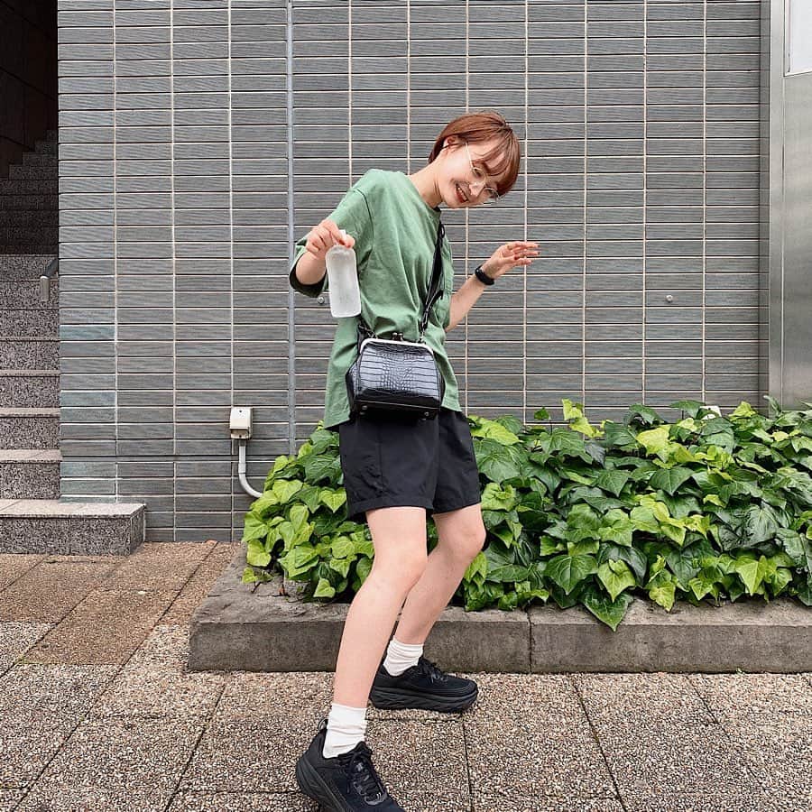 磯俣愛さんのインスタグラム写真 磯俣愛instagram 銀座にこれで出勤は強い Uniqlou ユニクロユー 短パン パンツ 半ズボン ショートパンツ シンプルコーデ カジュアルコーデ メンズライク スポサン スポサンコーデ スポーティ ショート ハーフ