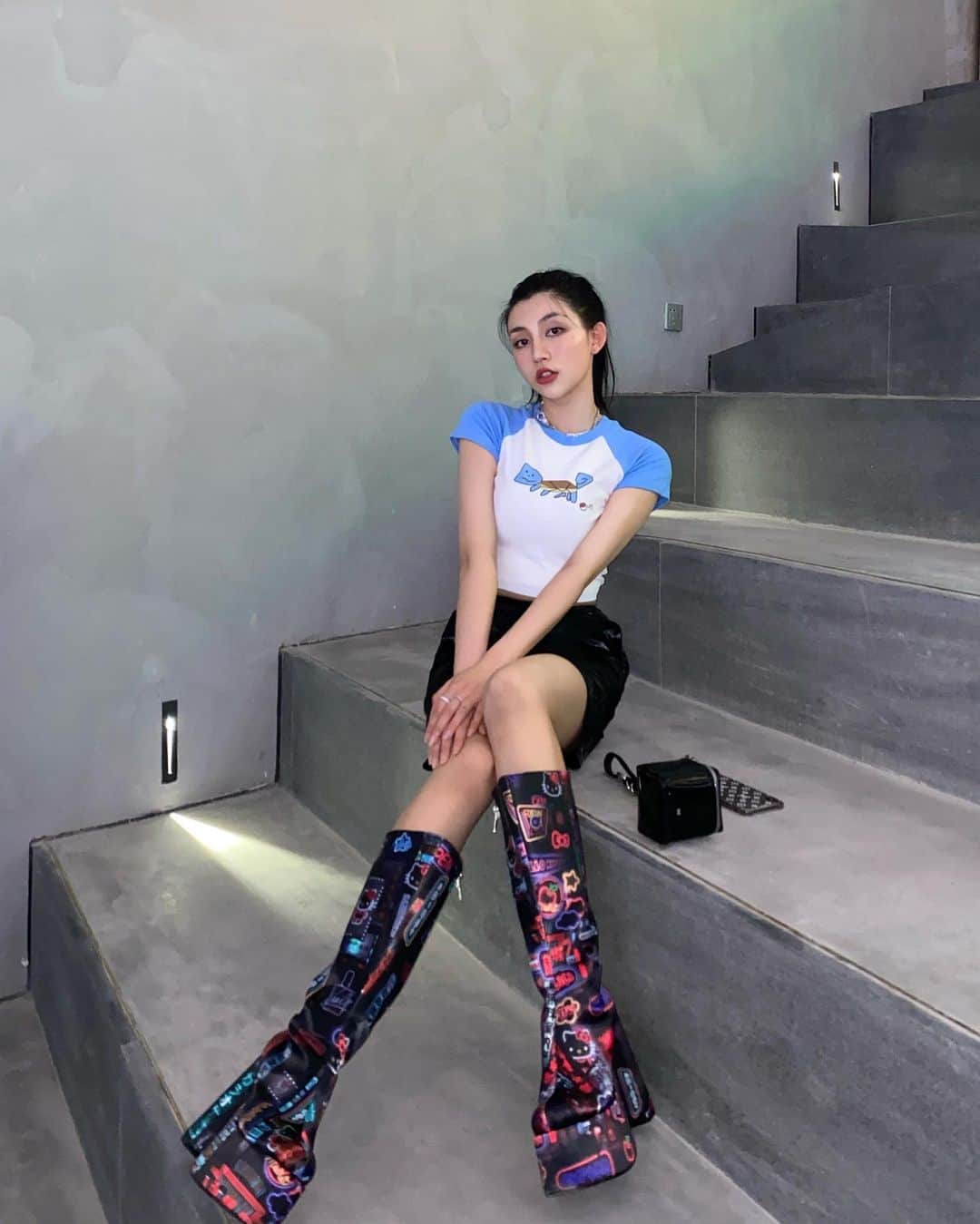 チン・インヒのインスタグラム：「🖤💜💗」