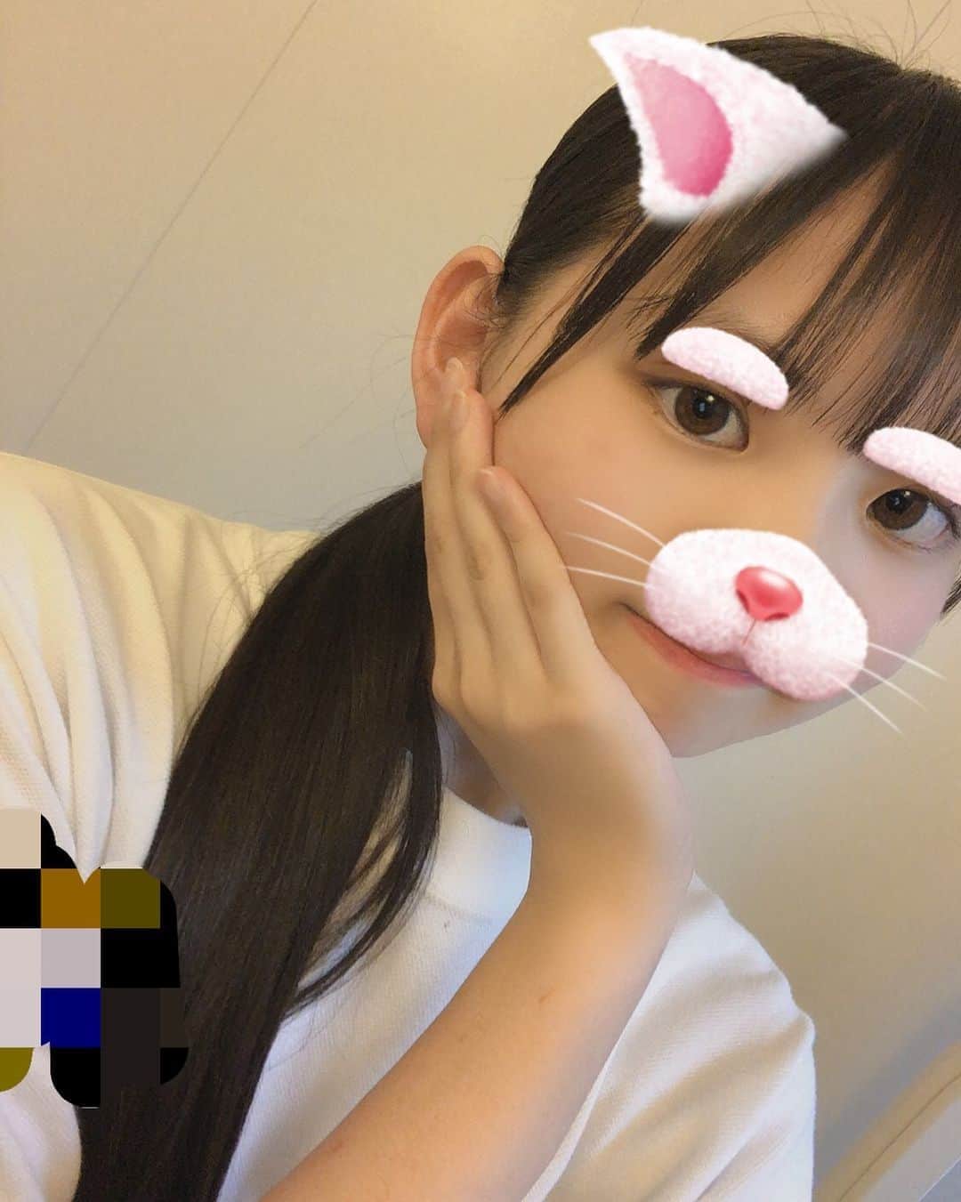 中野みやびのインスタグラム：「ねこっ  #猫 #ねこ #cat #snow #学校 #白猫 #中学生 #idol #アイドル #girl #女子 #民謡ガールズ #みやび」