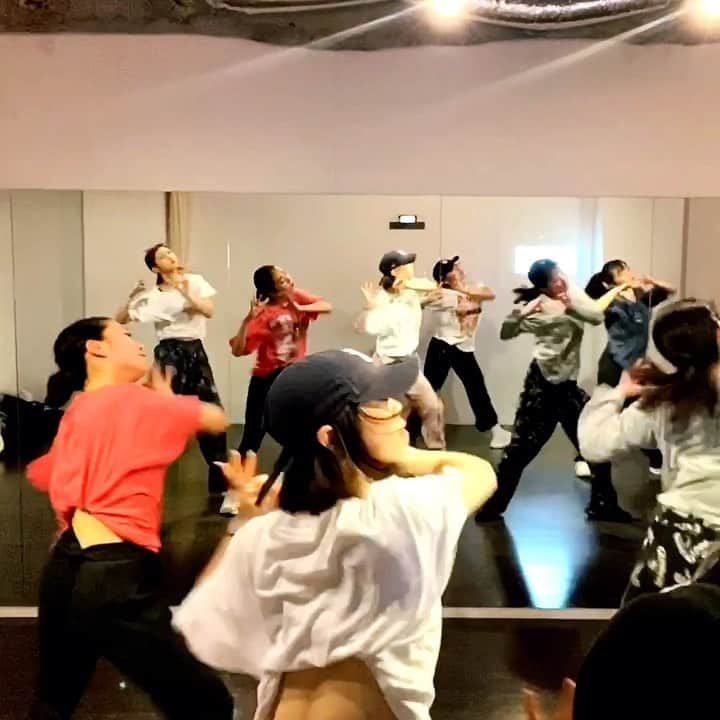 Asuka Fujimoriのインスタグラム：「🔥FootFunguns🔥 @skiimasktheslumppgodd  久々に踊ったおっけーはやっぱり速くて、、、 構成なんて付けたらもう大変だったね💦 w/ AG💋🍕 @rinri_416 @a09nn @miduki_zumi26  @_tokumiyu_ @miyuu_1296  #footfunguns#skimasktheslumpgod」