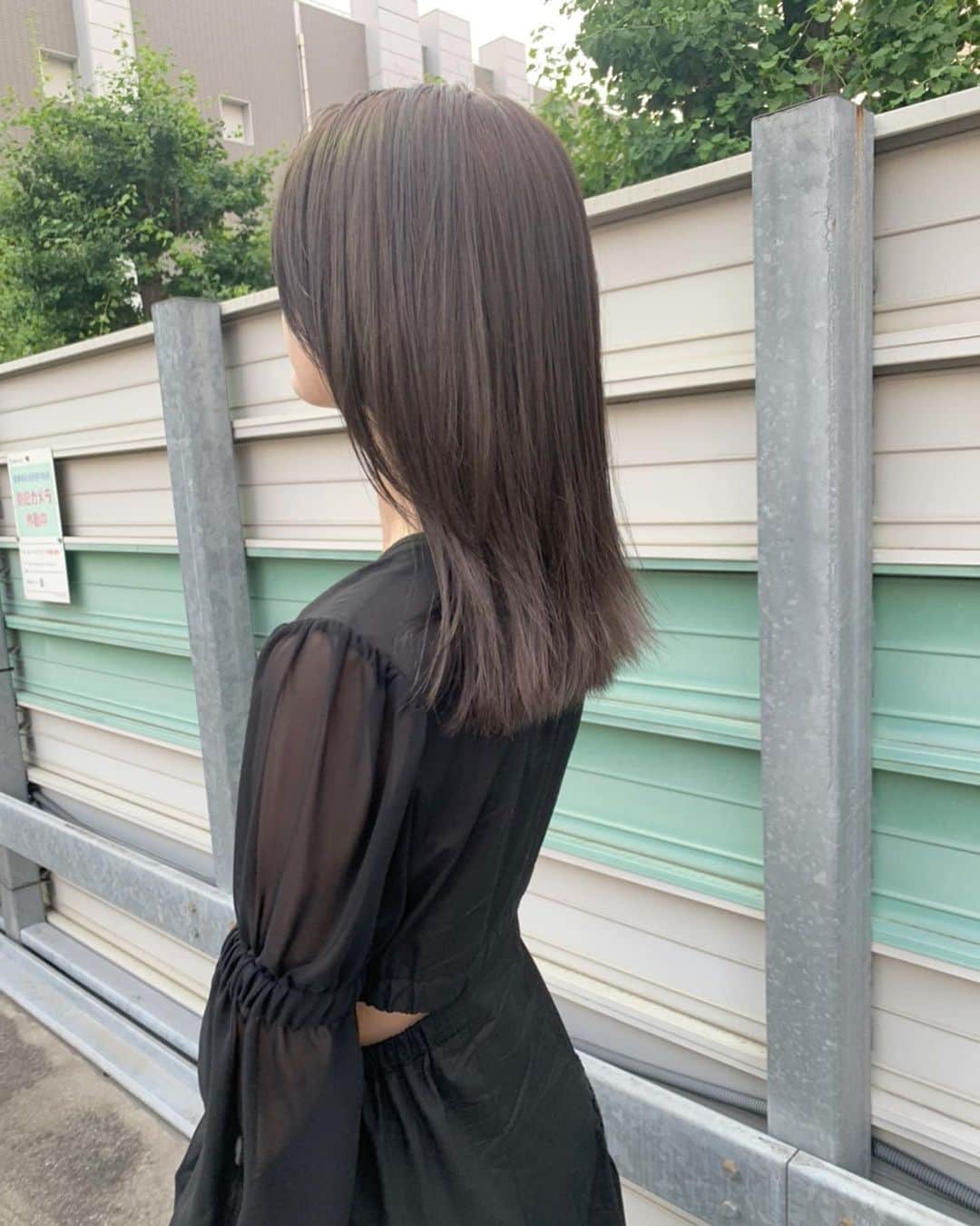 河原洋美さんのインスタグラム写真 - (河原洋美Instagram)「にゅーからー🌿✨💕 明るさを重要視しながら、透明感たーっぷりのカラー🌿 ケアカラーをいつもしています👌🏻💓ケアカラーは繰り返ししてあげると、より透明感が増します✨  #hiromi_hair #linkybyshima #ケアカラー」6月17日 7時27分 - cyorobinthkey