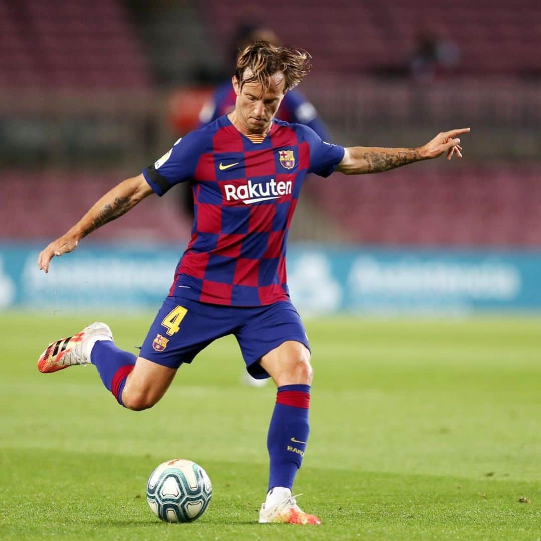 イヴァン・ラキティッチのインスタグラム：「+3.! A seguir equipo 🙏👍⚽️ @fcbarcelona」