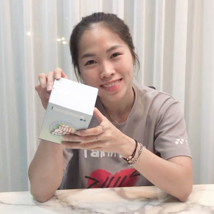 ラチャノック・インタノンのインスタグラム：「Only in Chinese marketing 🙂 #Yonex #Yonexmodel #ratchanokintanon」