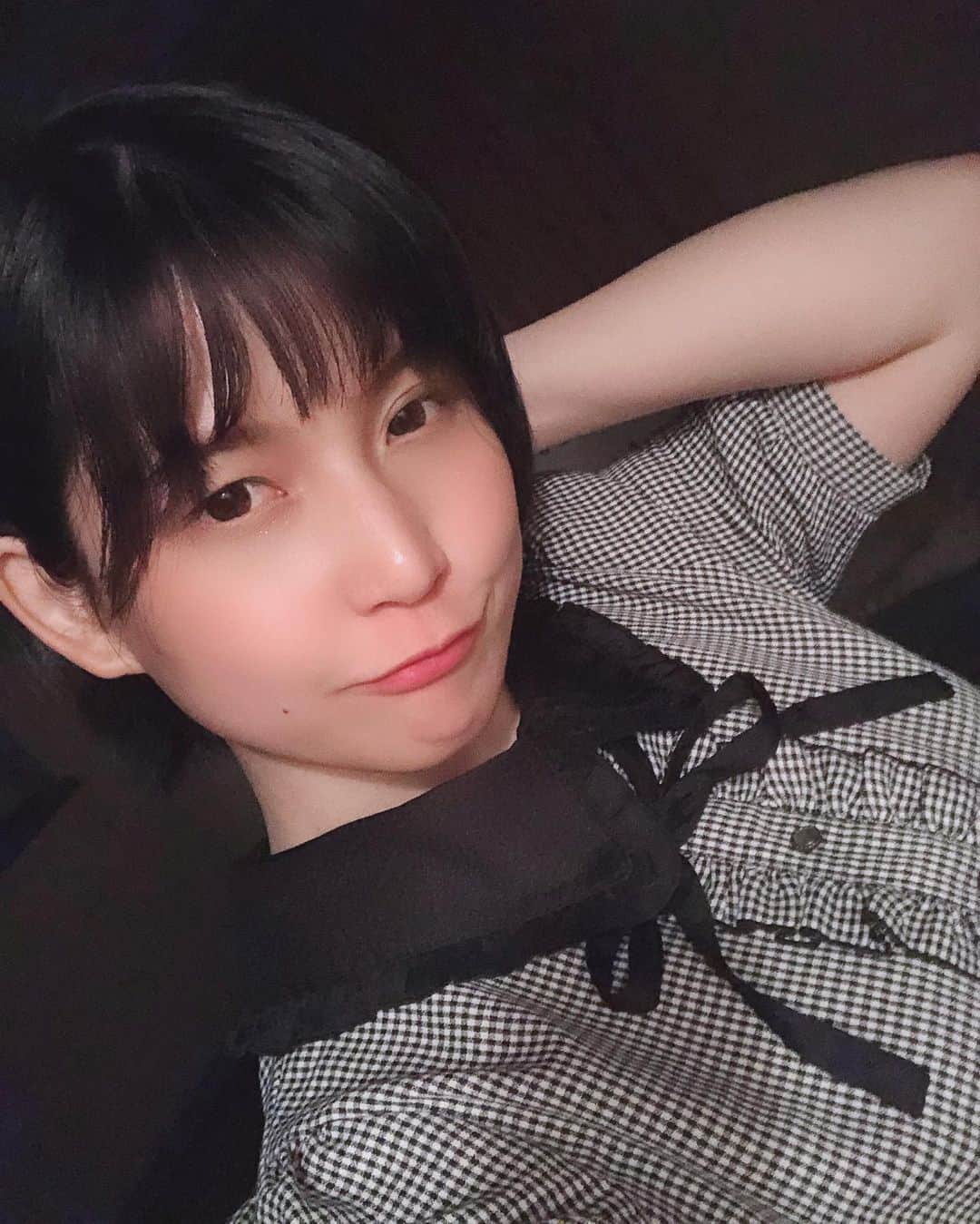 柏木あみのインスタグラム：「4日前に更新したばかりなのに最近更新してないねって言われちゃったので更新しておきますね！！！！！ 寝ますおやすみせかい！！！」