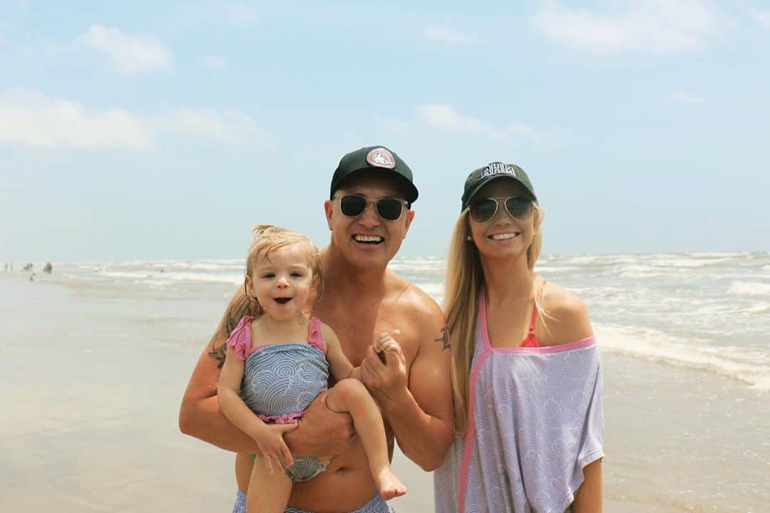 レイン・ギャリソンのインスタグラム：「Life’s a beach! #happyplace」