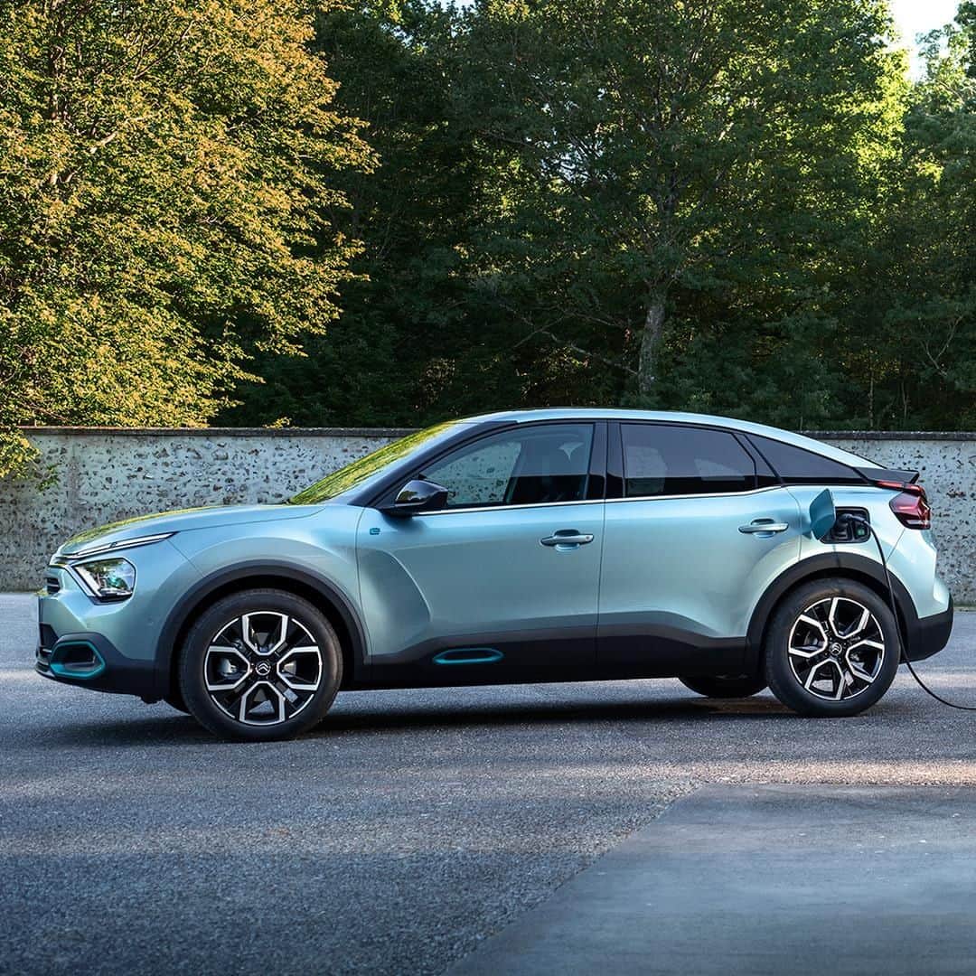 Citroënのインスタグラム：「The compact hatch is back. This time in electric, with New Citroën ë-C4 - 100% ëlectric⚡️World Premiere June 30th. Stay connected 📆 #ËlectricForAll #InspirëdByYouAll #New #Citroen #Car #Elegance #Design #Fashion #Comfort #Electric #Instacar #Carsofinstagram #Auto」