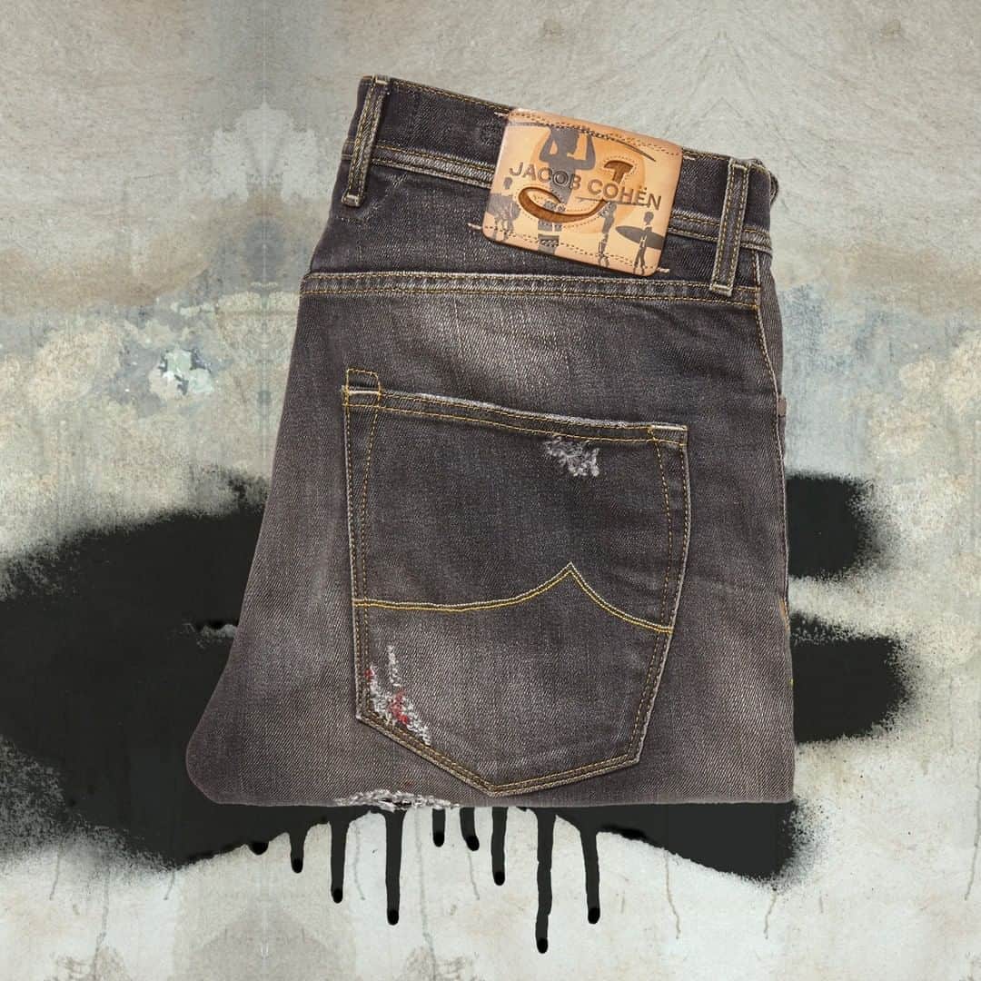 Jacob Cohenのインスタグラム：「Surf calling?  S/S 20 Man Collection Made in Italy  #JacobCohen #JacobCohenJeans」