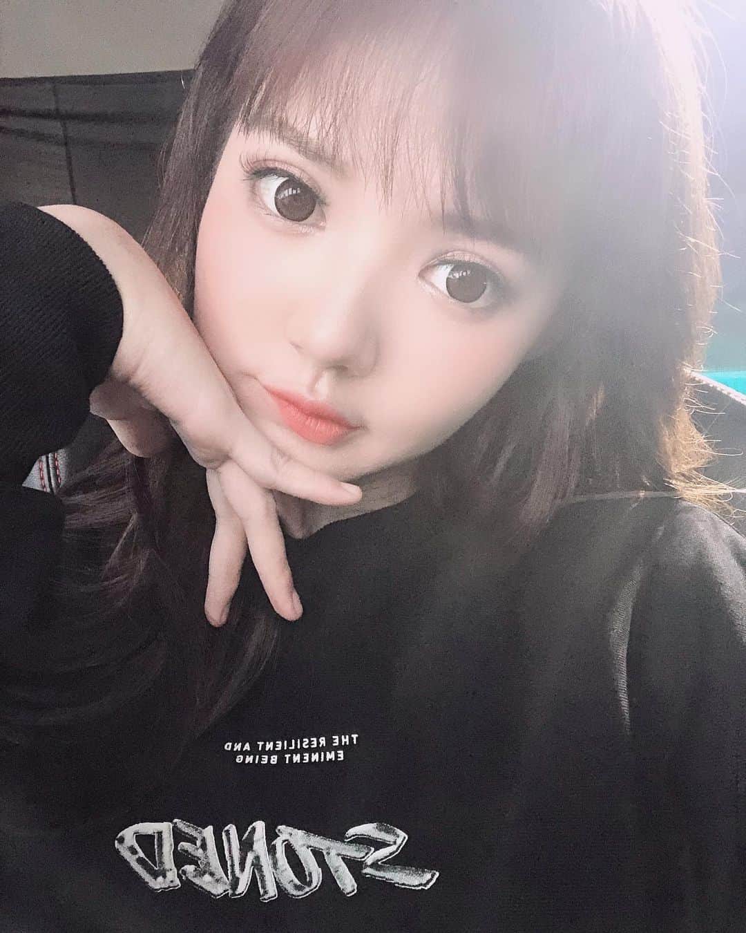YingTzeさんのインスタグラム写真 - (YingTzeInstagram)「Today’s make up style ! 🤔 What do you think ?  _ 9am-10pm photoshoot + videoshoot is done ~ can’t wait to show you guys the result ! It’s going to be amazing !! 😤😤😤 Stay Tuned ! _ #blessed」6月17日 0時27分 - yingtze
