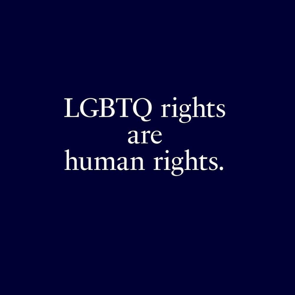 ヒラリー・クリントンさんのインスタグラム写真 - (ヒラリー・クリントンInstagram)「Yesterday, the Supreme Court affirmed that LGBTQ rights are human rights. Once and for all.」6月17日 0時36分 - hillaryclinton