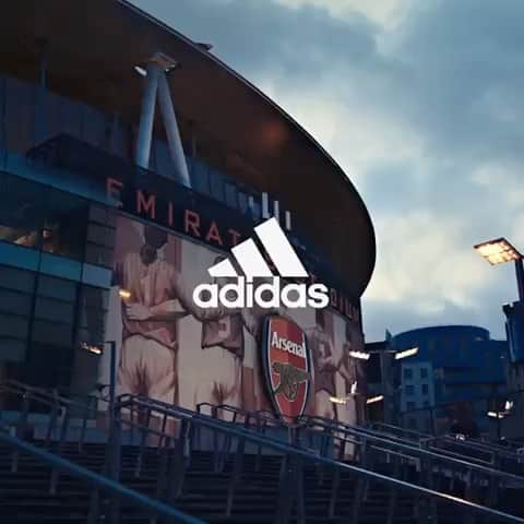 ルーカス・トレイラのインスタグラム：「It’s back ⚽️ @adidasfootball @arsenal #ReadyForSport #createdwithadidas」