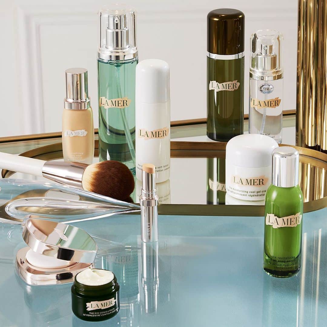 ドゥラメールのインスタグラム：「Summer skincare — what are your warm weather essentials?」